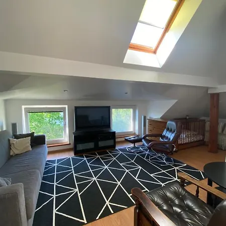 Apartment Penthouse Located Very Close To The Center *